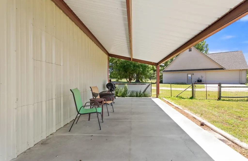 2261-C State Highway 276 Emory TX 75440