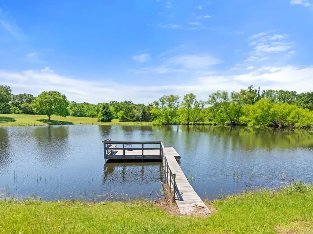2261-C State Highway 276 Emory TX 75440