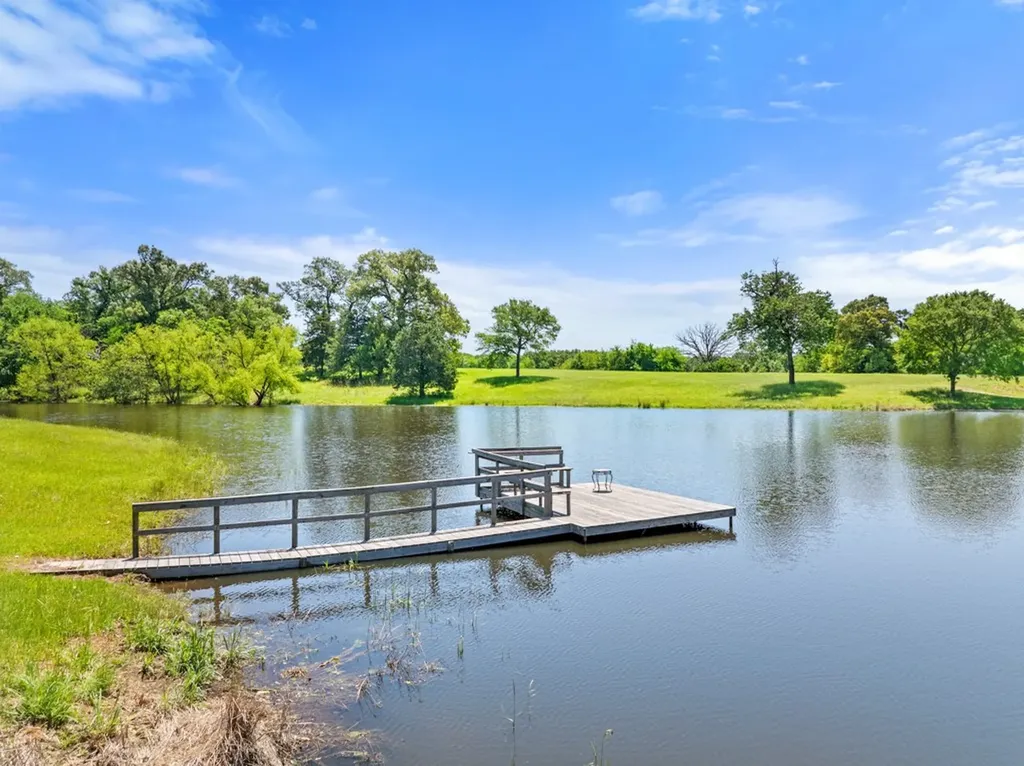 2261-C State Highway 276 Emory TX 75440