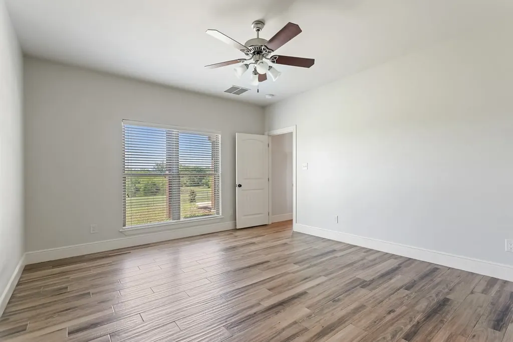 2261-C State Highway 276 Emory TX 75440