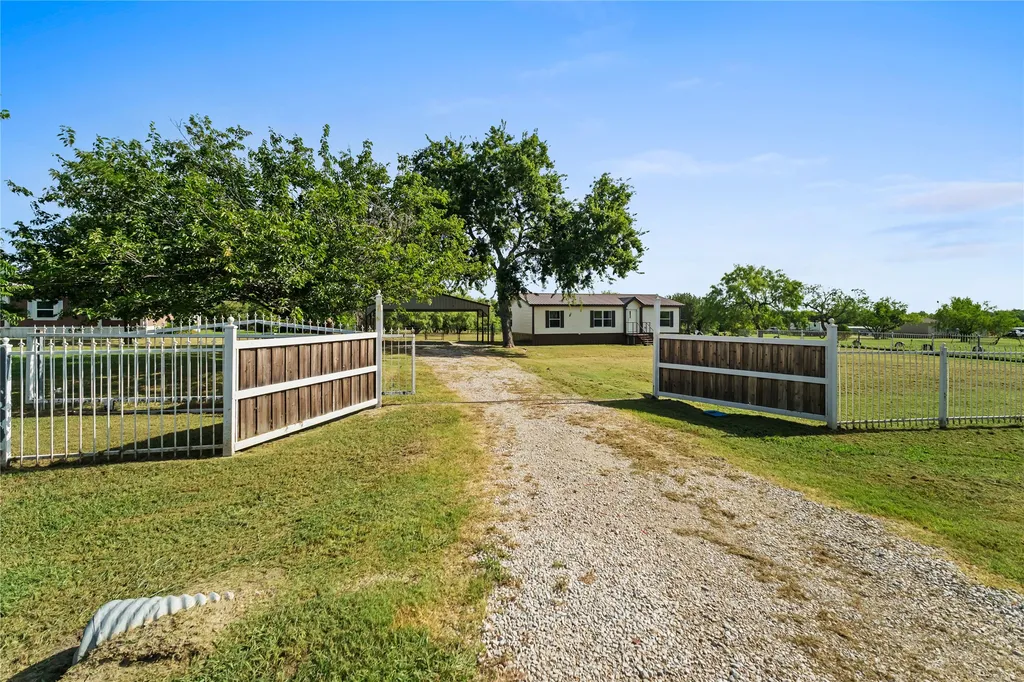 3634 County Road 2621 Caddo Mills TX 75135