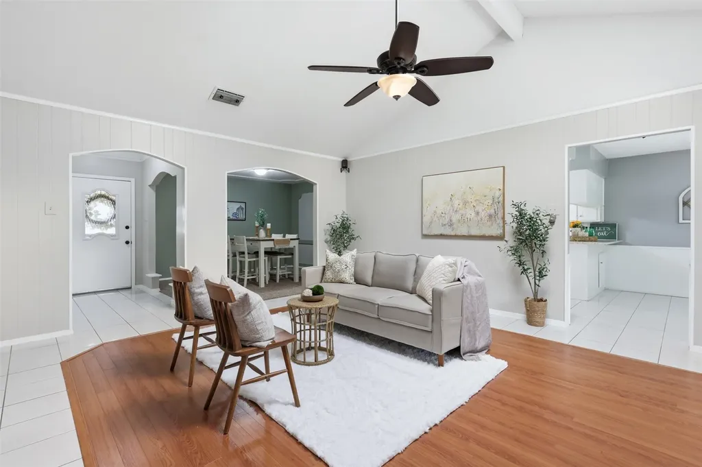 5536 Meadow Oak Street North Richland Hills TX 76180