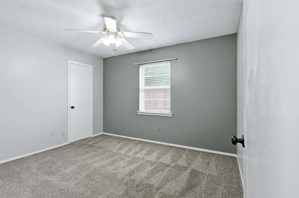 5536 Meadow Oak Street North Richland Hills TX 76180