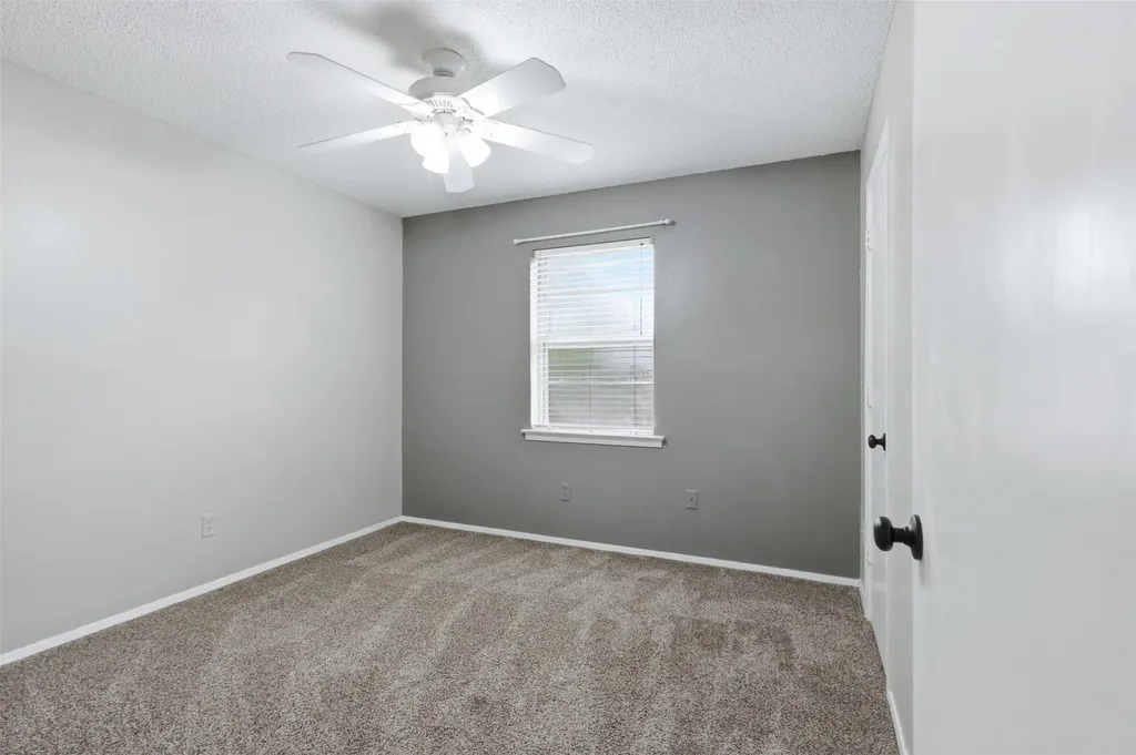 5536 Meadow Oak Street North Richland Hills TX 76180