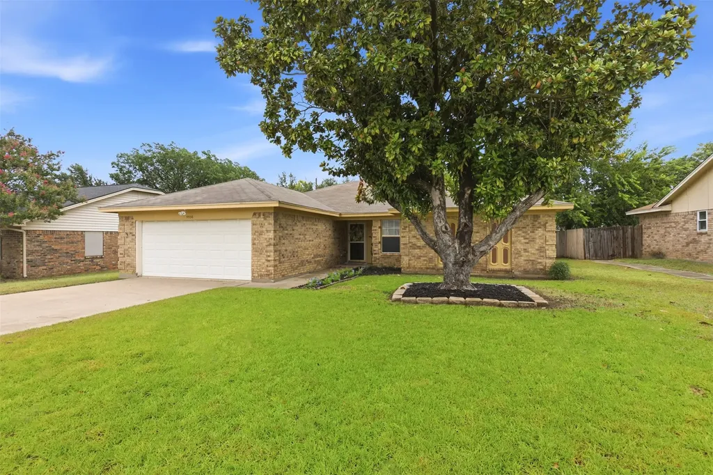 5536 Meadow Oak Street North Richland Hills TX 76180