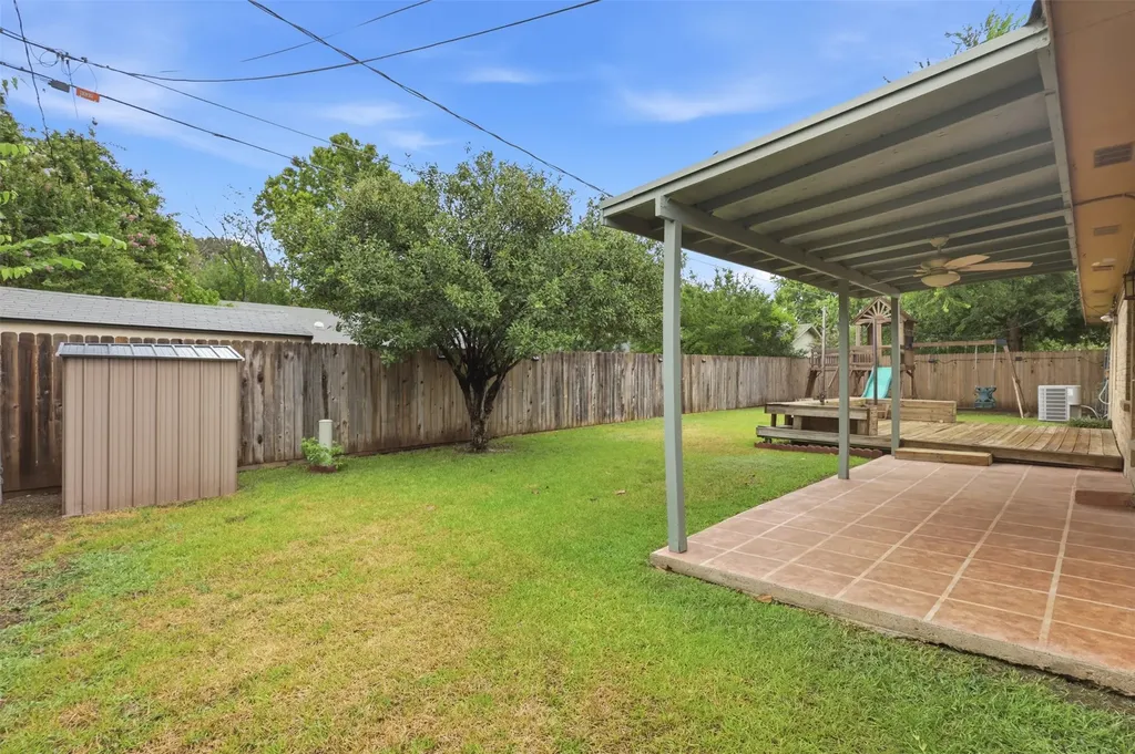 5536 Meadow Oak Street North Richland Hills TX 76180
