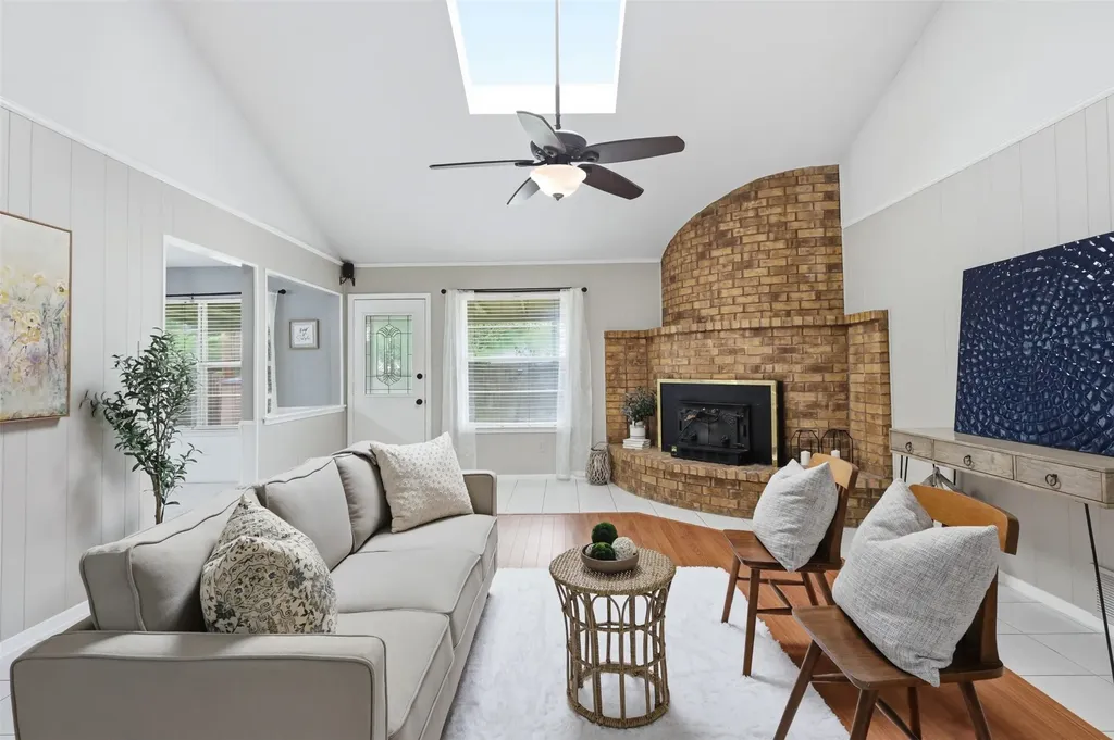 5536 Meadow Oak Street North Richland Hills TX 76180
