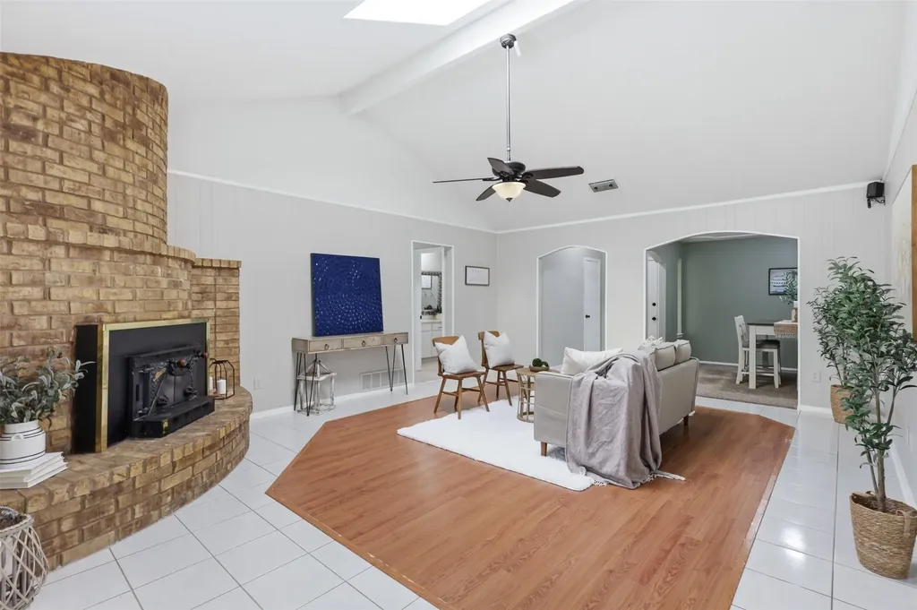 5536 Meadow Oak Street North Richland Hills TX 76180