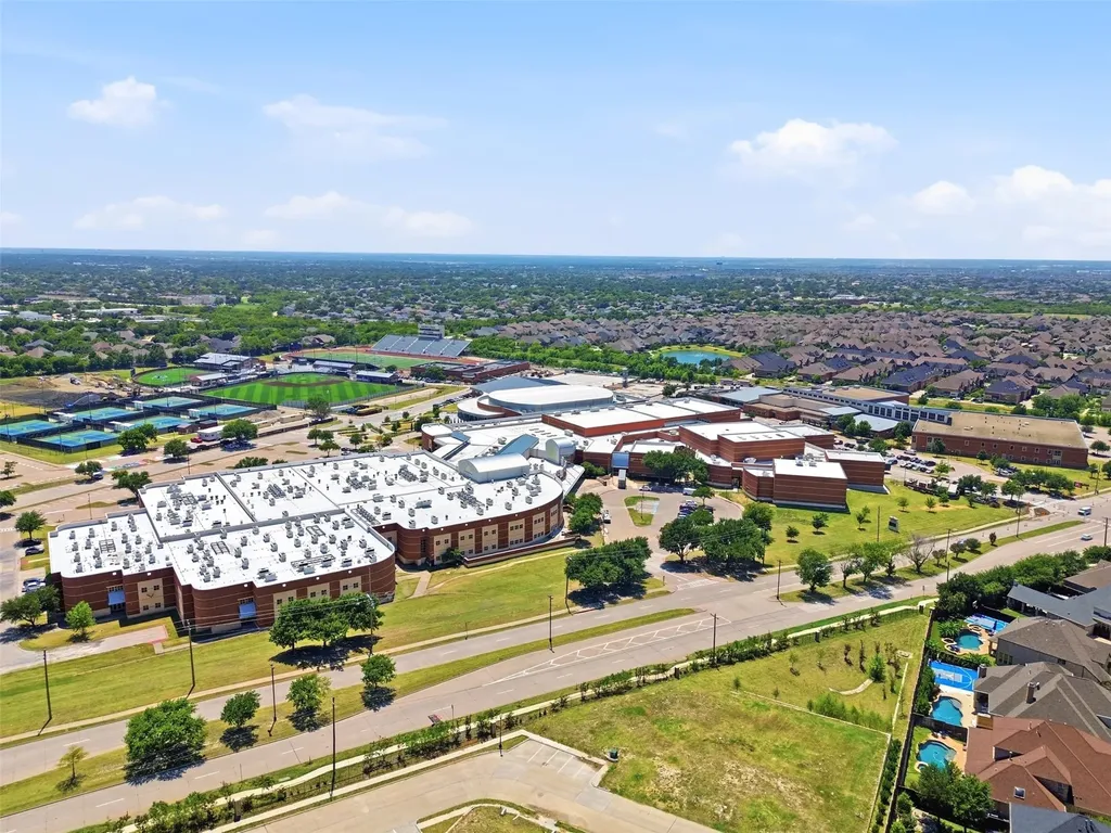 4625 Maverick Way Carrollton TX 75010