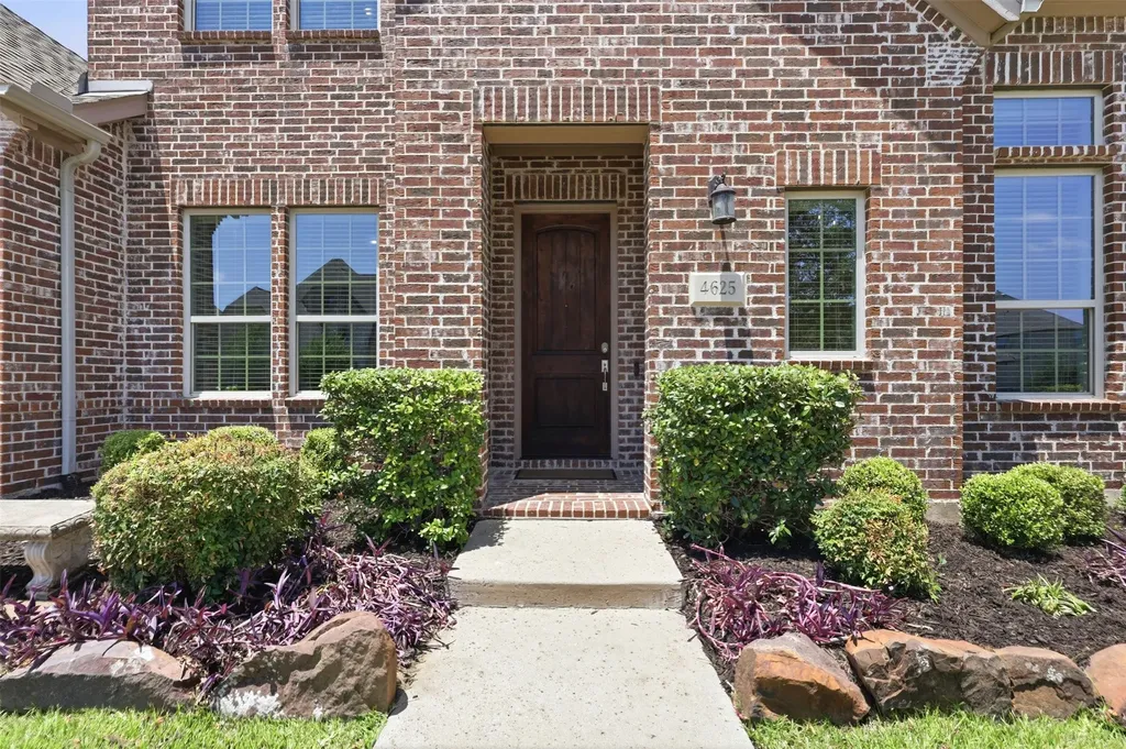 4625 Maverick Way Carrollton TX 75010