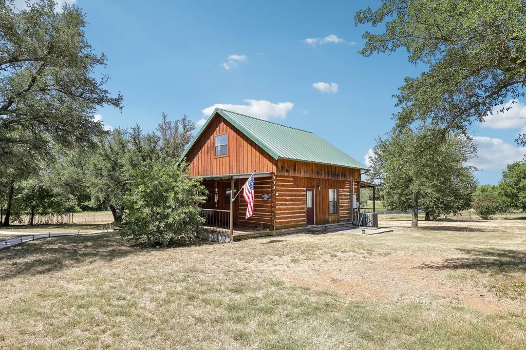194 County Road 3825 Bridgeport TX 76426
