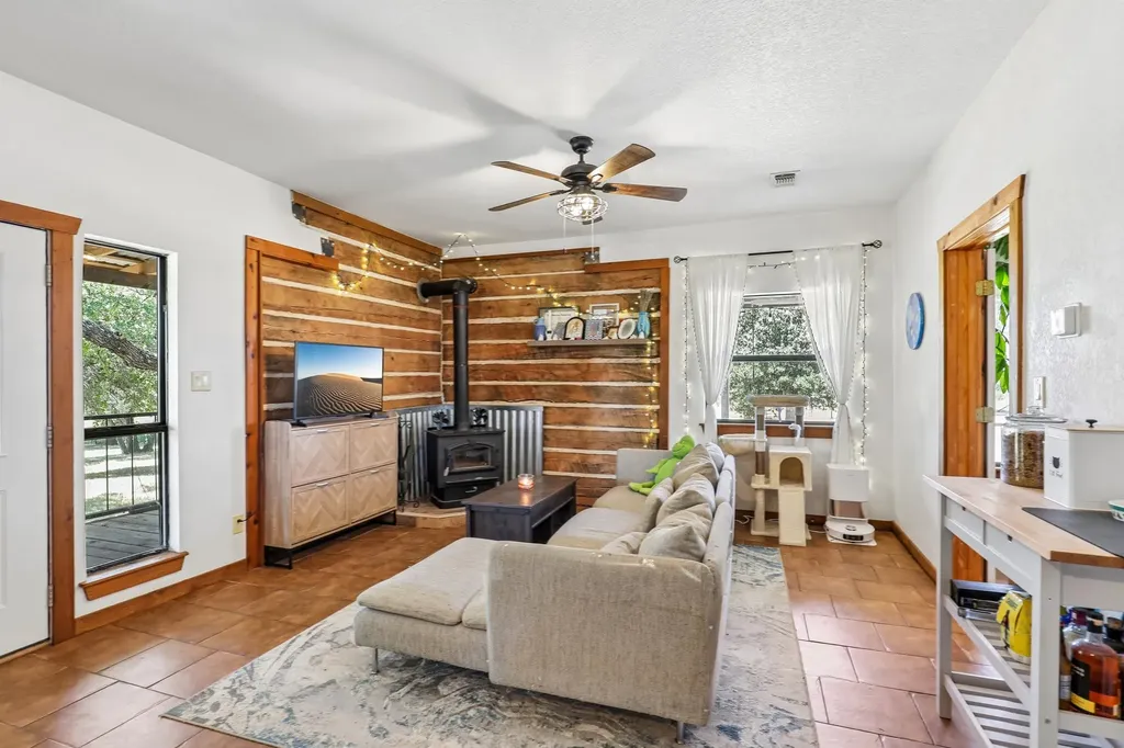 194 County Road 3825 Bridgeport TX 76426