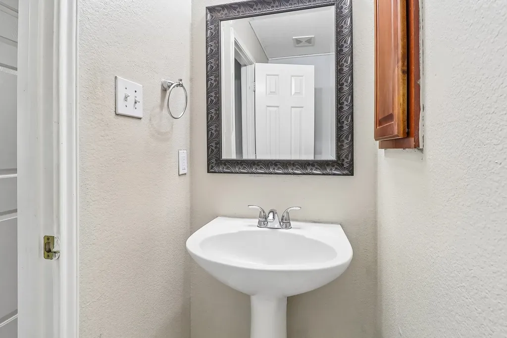 503 Angela Lane Euless TX 76039
