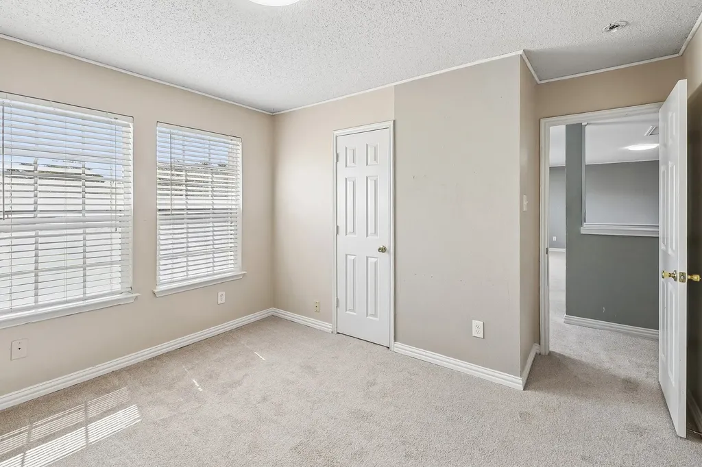 503 Angela Lane Euless TX 76039