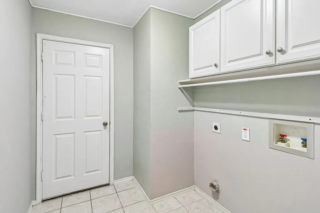 503 Angela Lane Euless TX 76039