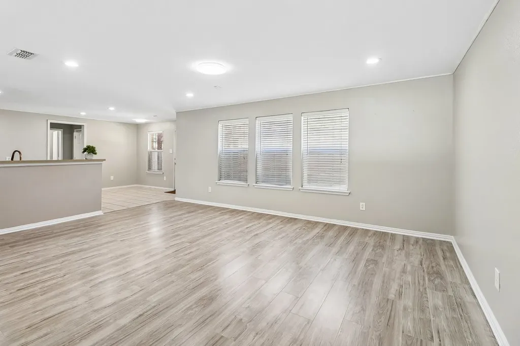 503 Angela Lane Euless TX 76039