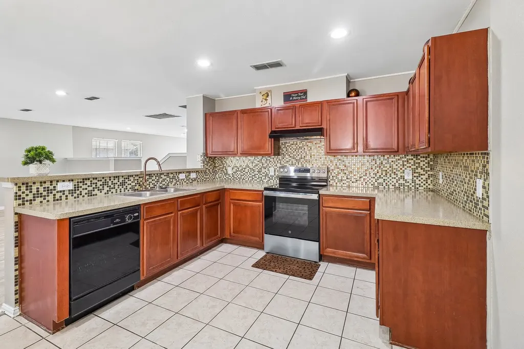 503 Angela Lane Euless TX 76039