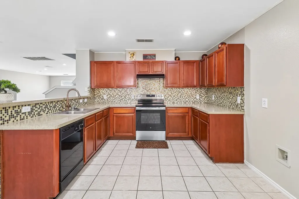 503 Angela Lane Euless TX 76039
