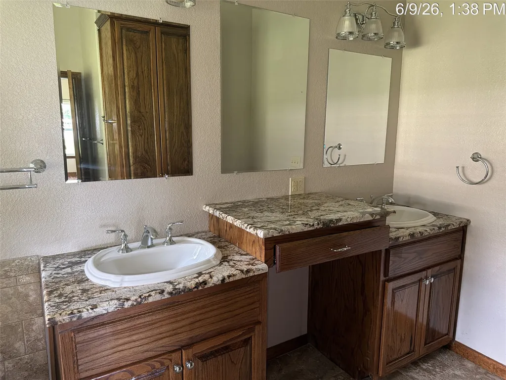 134 Lcr 796 Groesbeck TX 76642