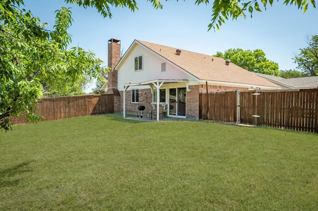 2930 Lancer Lane Garland TX 75044