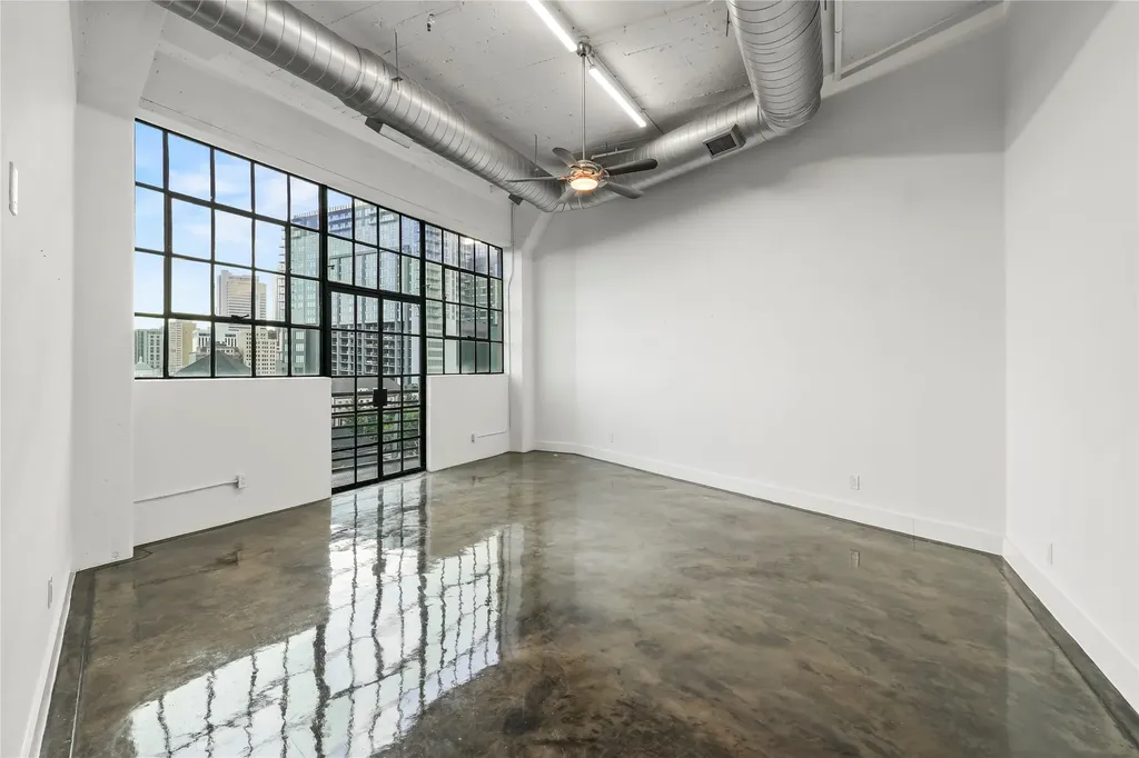 2220 Canton Street Dallas TX 75201