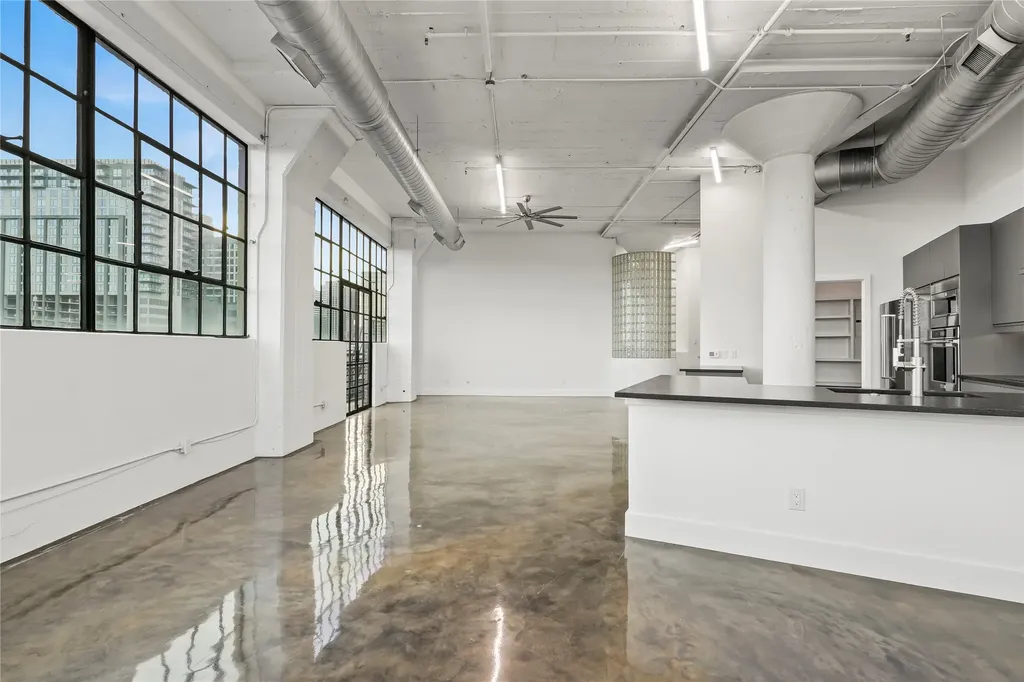 2220 Canton Street Dallas TX 75201