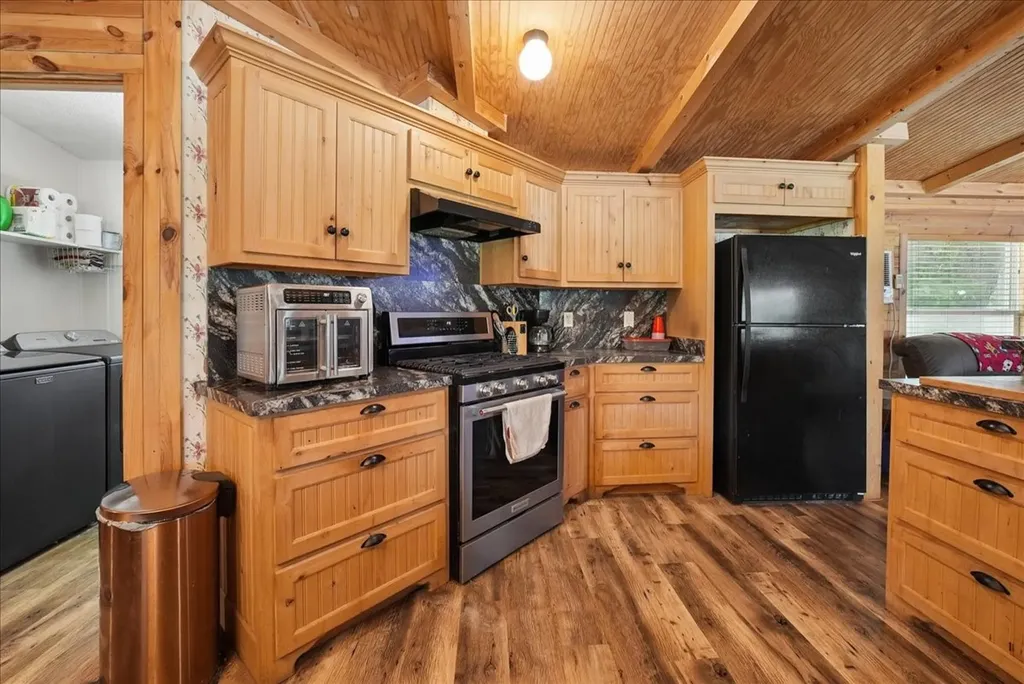 691 S State Highway 78 Bonham TX 75418