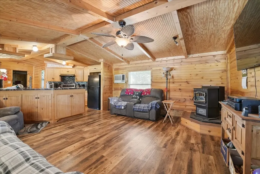 691 S State Highway 78 Bonham TX 75418