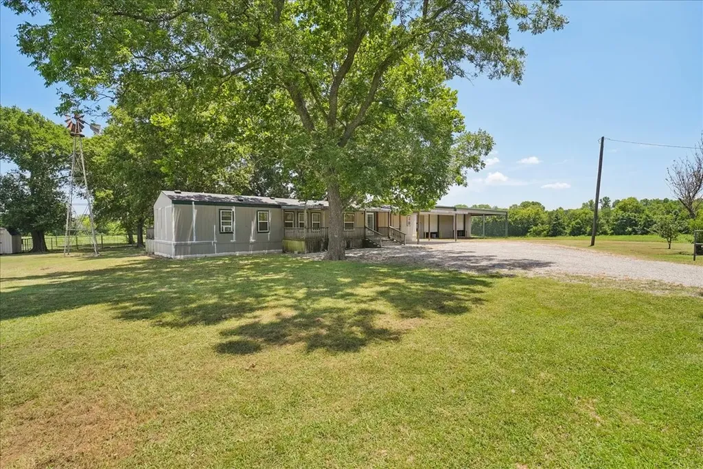 691 S State Highway 78 Bonham TX 75418