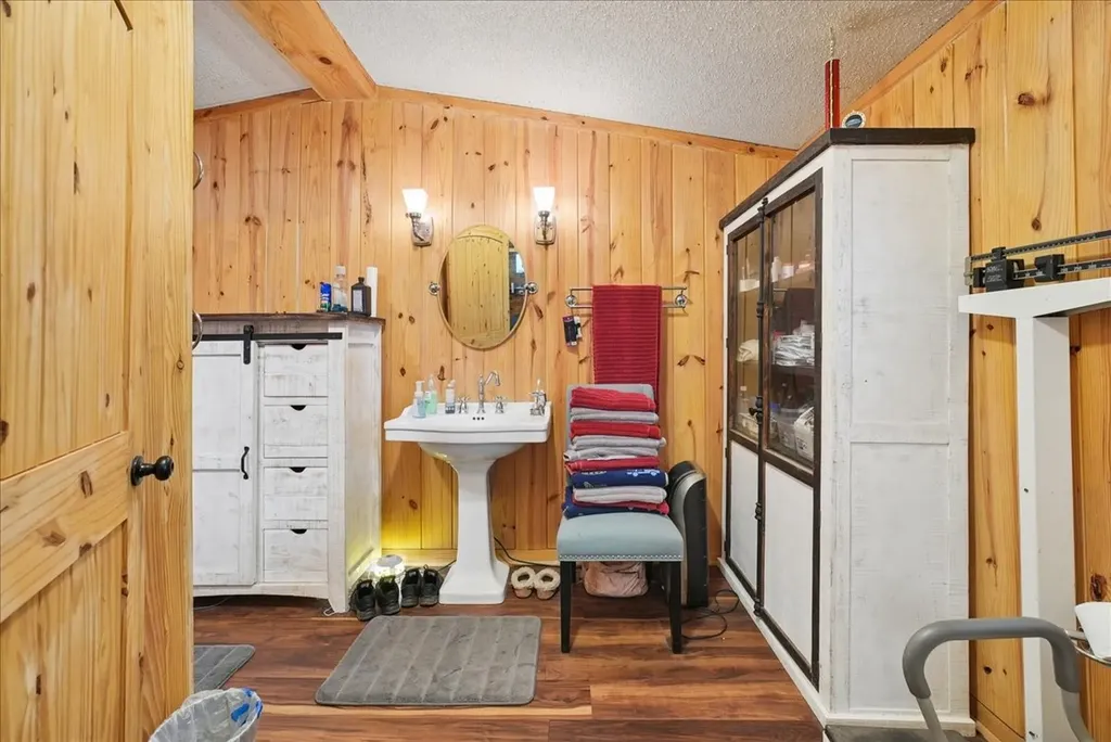 691 S State Highway 78 Bonham TX 75418