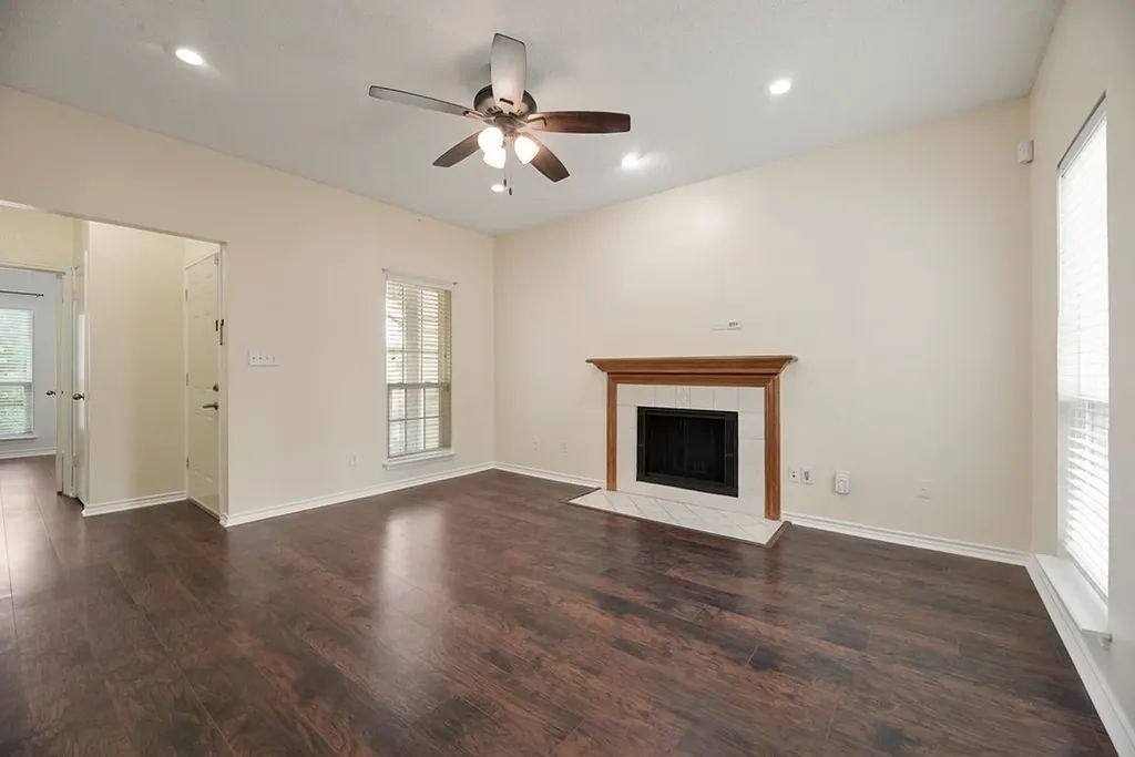 8600 Coppertowne Lane Dallas TX 75243