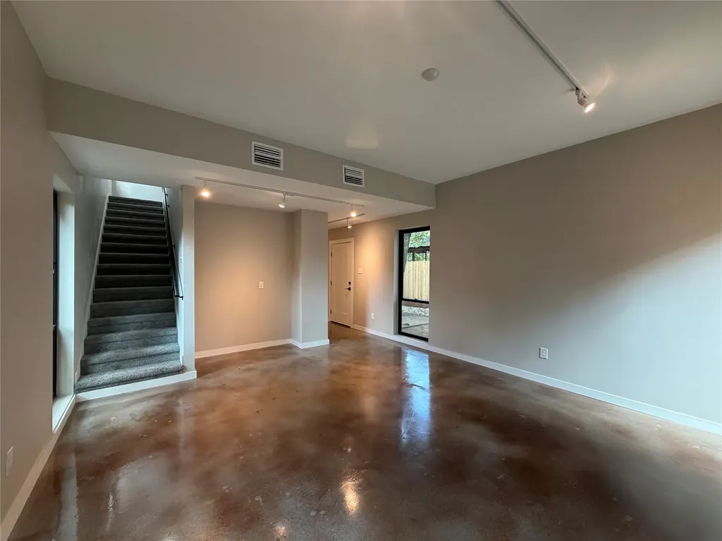 957 Woods Avenue Fort Worth TX 76102