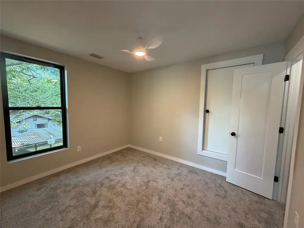 957 Woods Avenue Fort Worth TX 76102