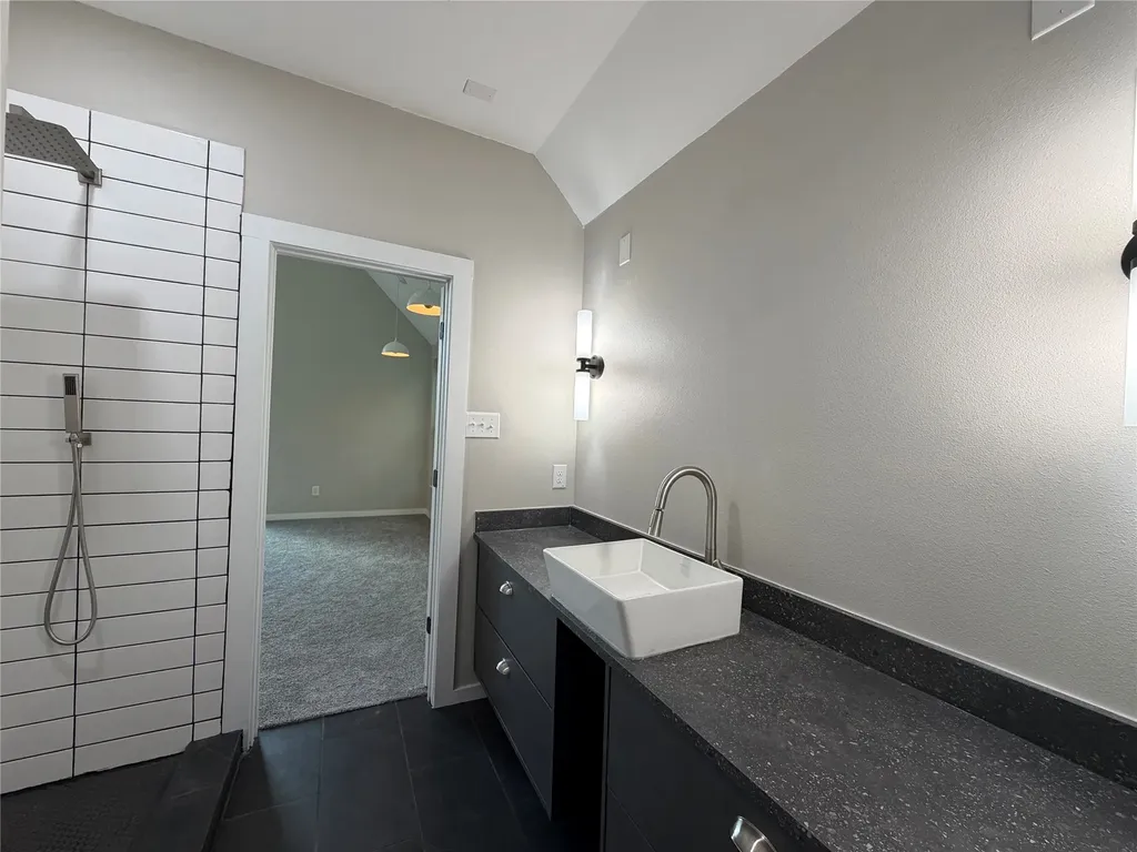 957 Woods Avenue Fort Worth TX 76102
