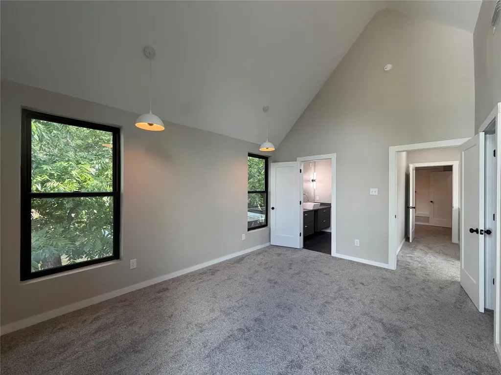 957 Woods Avenue Fort Worth TX 76102