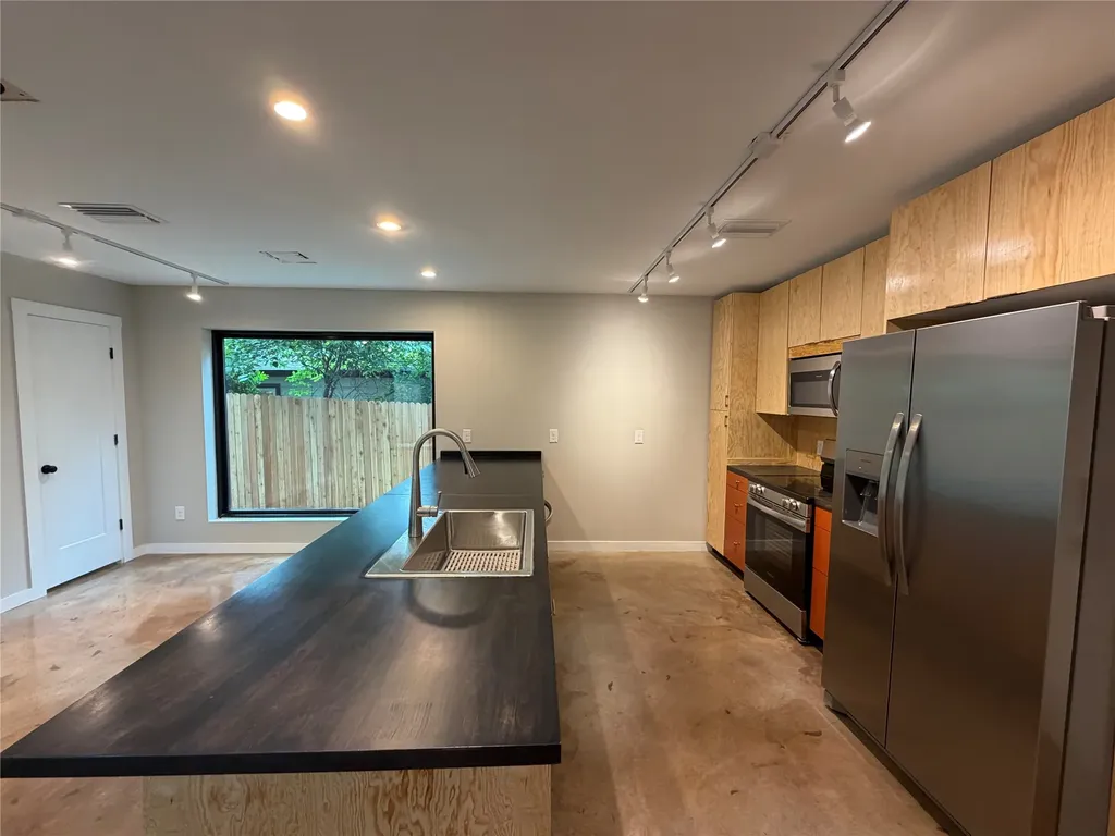 957 Woods Avenue Fort Worth TX 76102