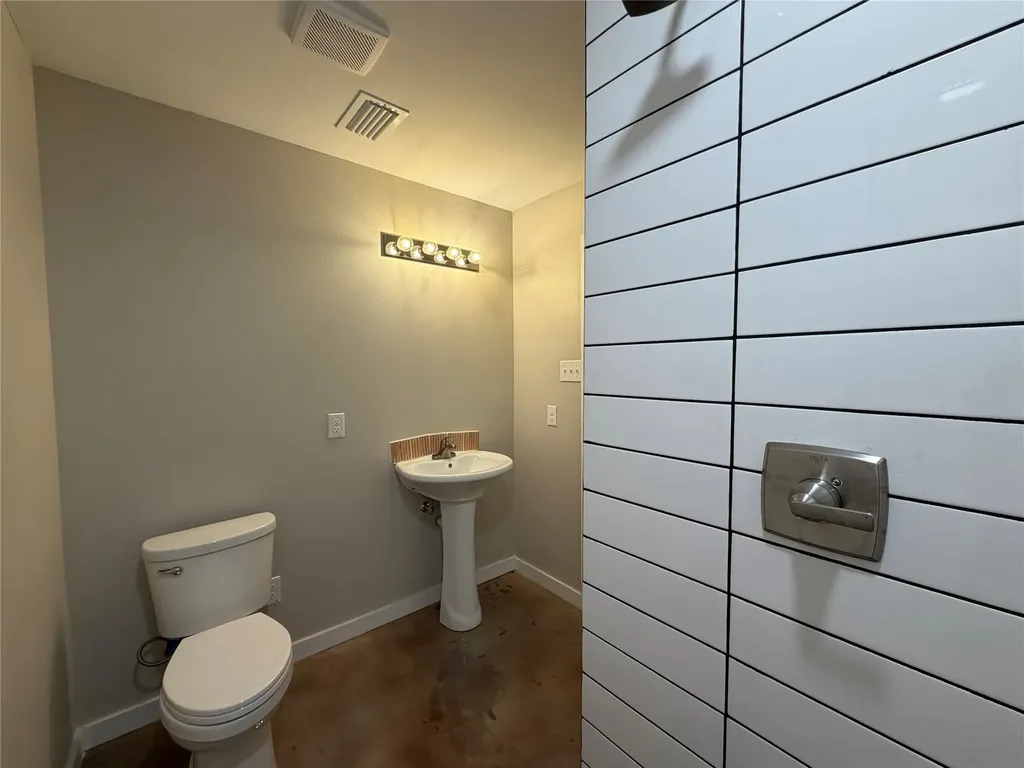 957 Woods Avenue Fort Worth TX 76102