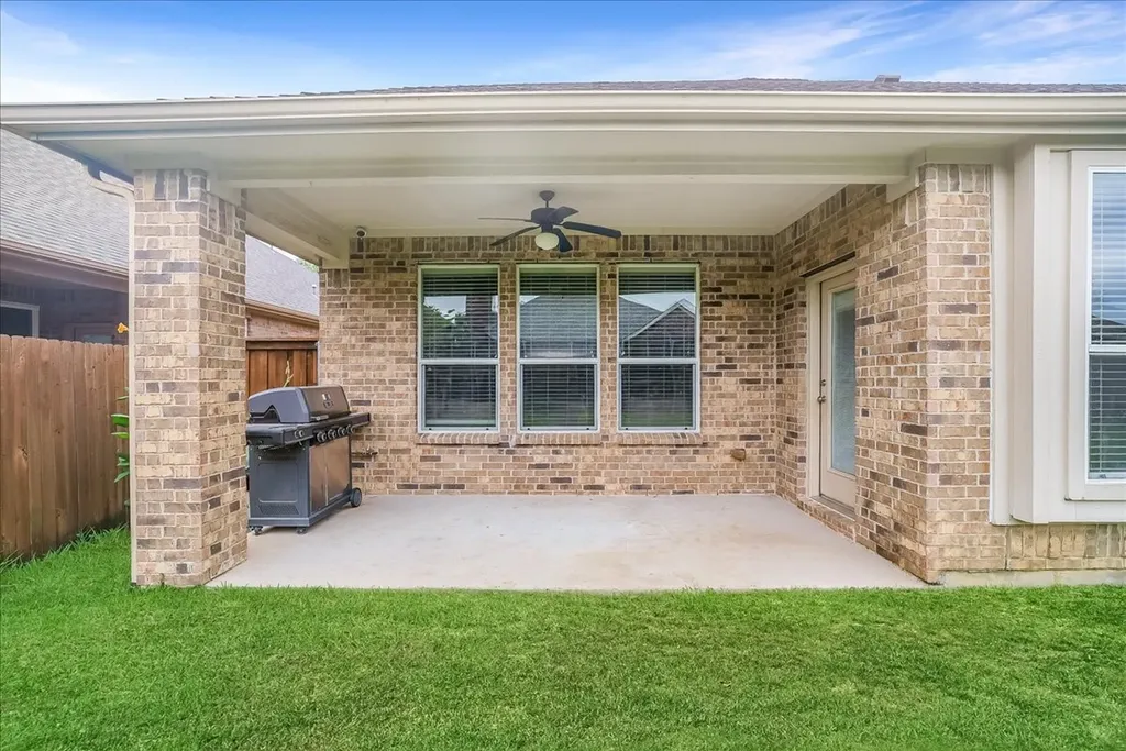 2605 Greyhawk Drive Little Elm TX 75068