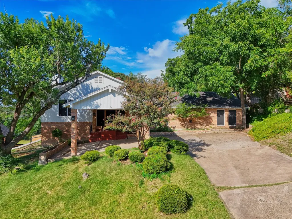 1133 Valley Ridge Drive Woodway TX 76712