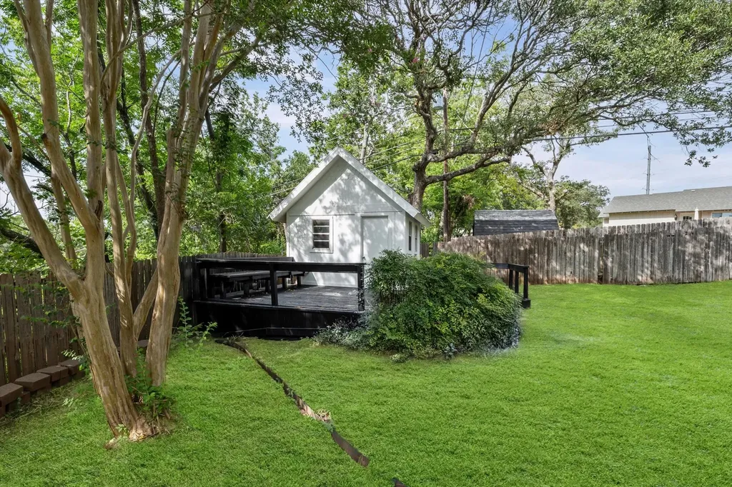 1133 Valley Ridge Drive Woodway TX 76712