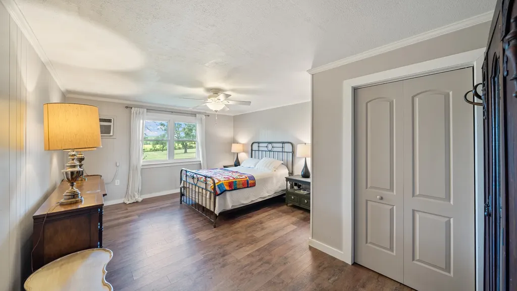 1053 Vz County Road 4206 Athens TX 75752