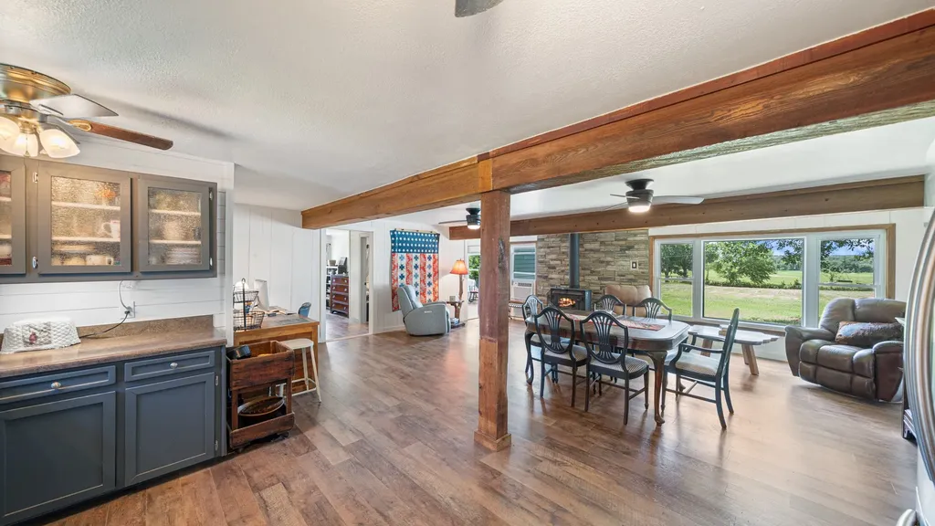 1053 Vz County Road 4206 Athens TX 75752