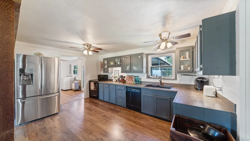 1053 Vz County Road 4206 Athens TX 75752