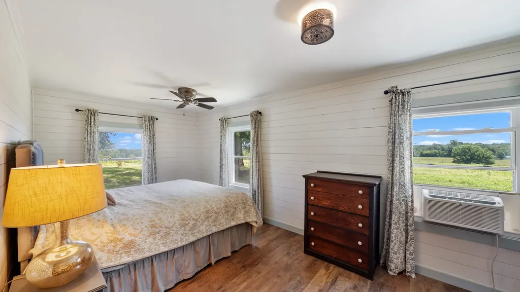 1053 Vz County Road 4206 Athens TX 75752