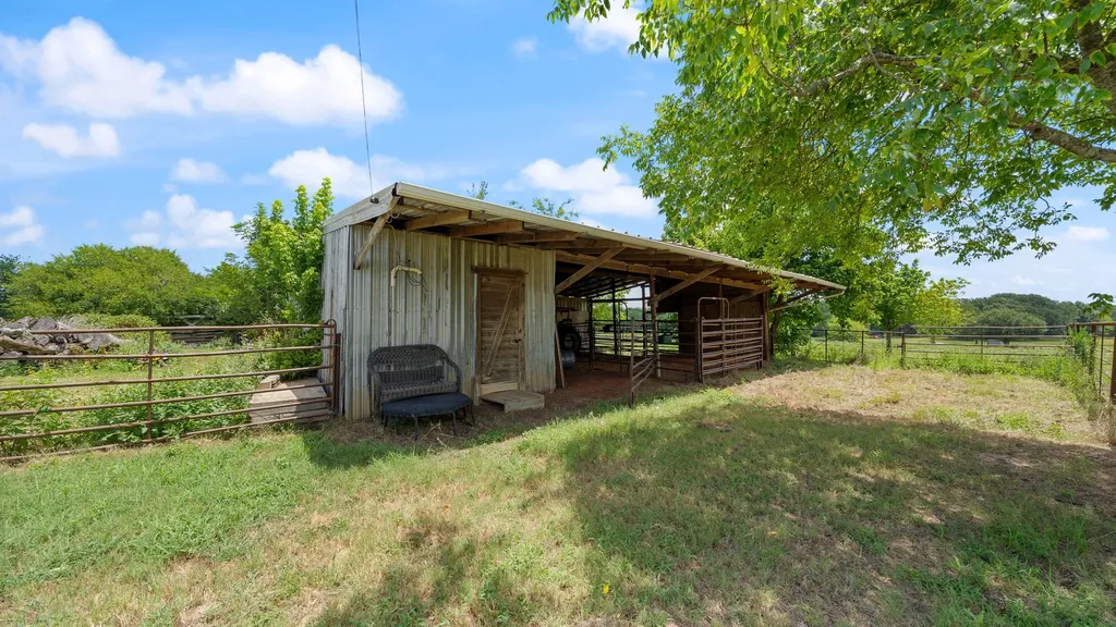 1053 Vz County Road 4206 Athens TX 75752