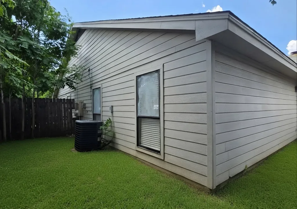 6800 S Creek Drive Fort Worth TX 76133