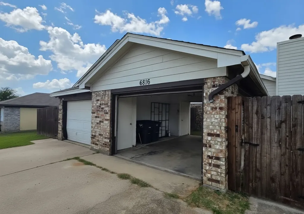 6816 S Creek Drive Fort Worth TX 76133