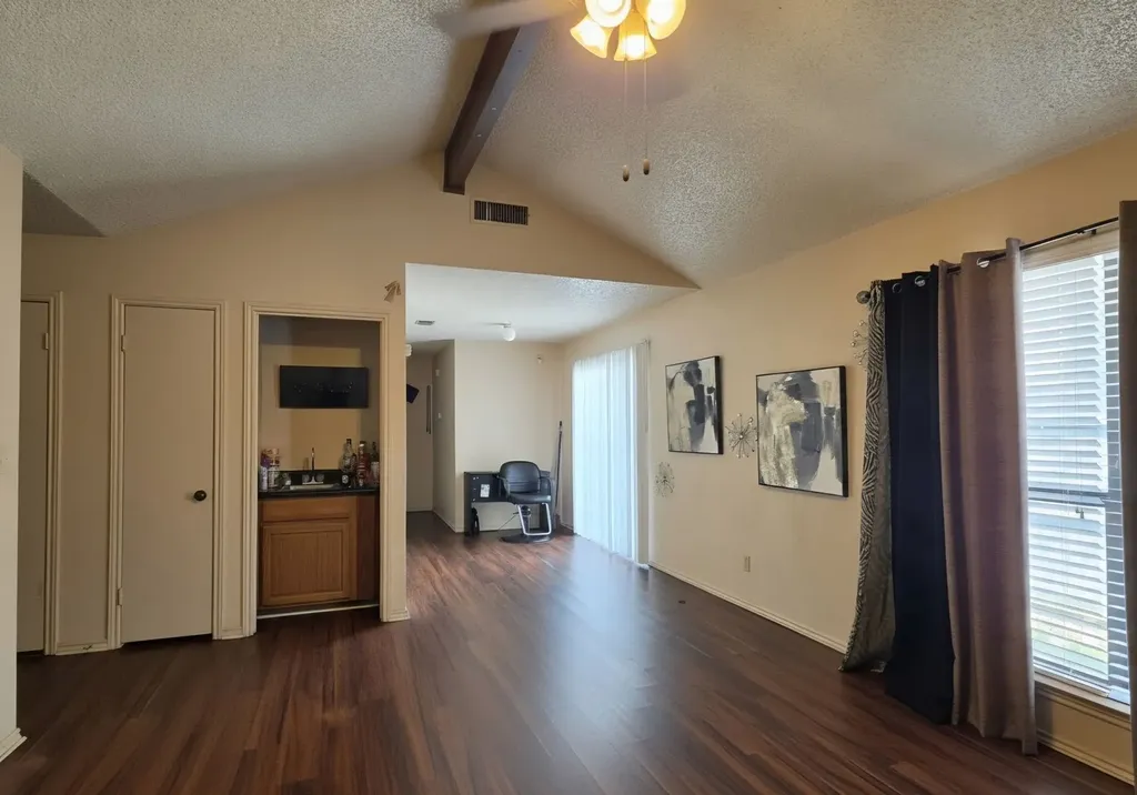 6816 S Creek Drive Fort Worth TX 76133