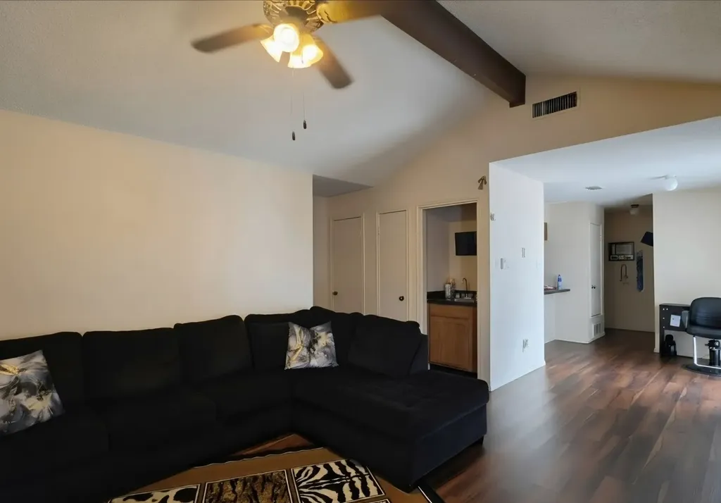 6816 S Creek Drive Fort Worth TX 76133