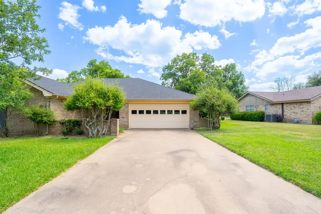 1501 Westhill Terrace Cleburne TX 76033
